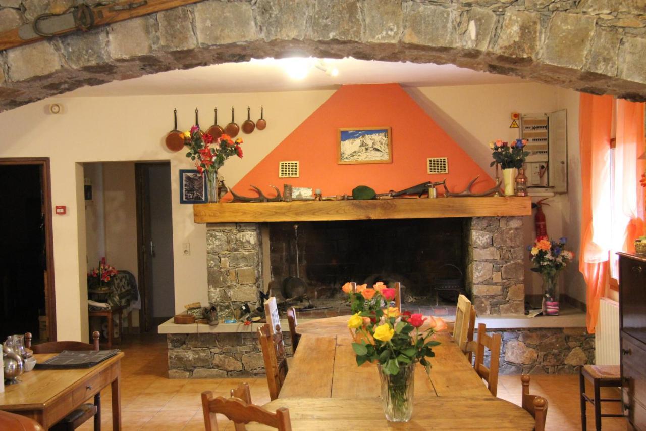 Chambre D'Hote "Chez Antoinette Et Charles" Santo-Pietro-di-Venaco Luaran gambar